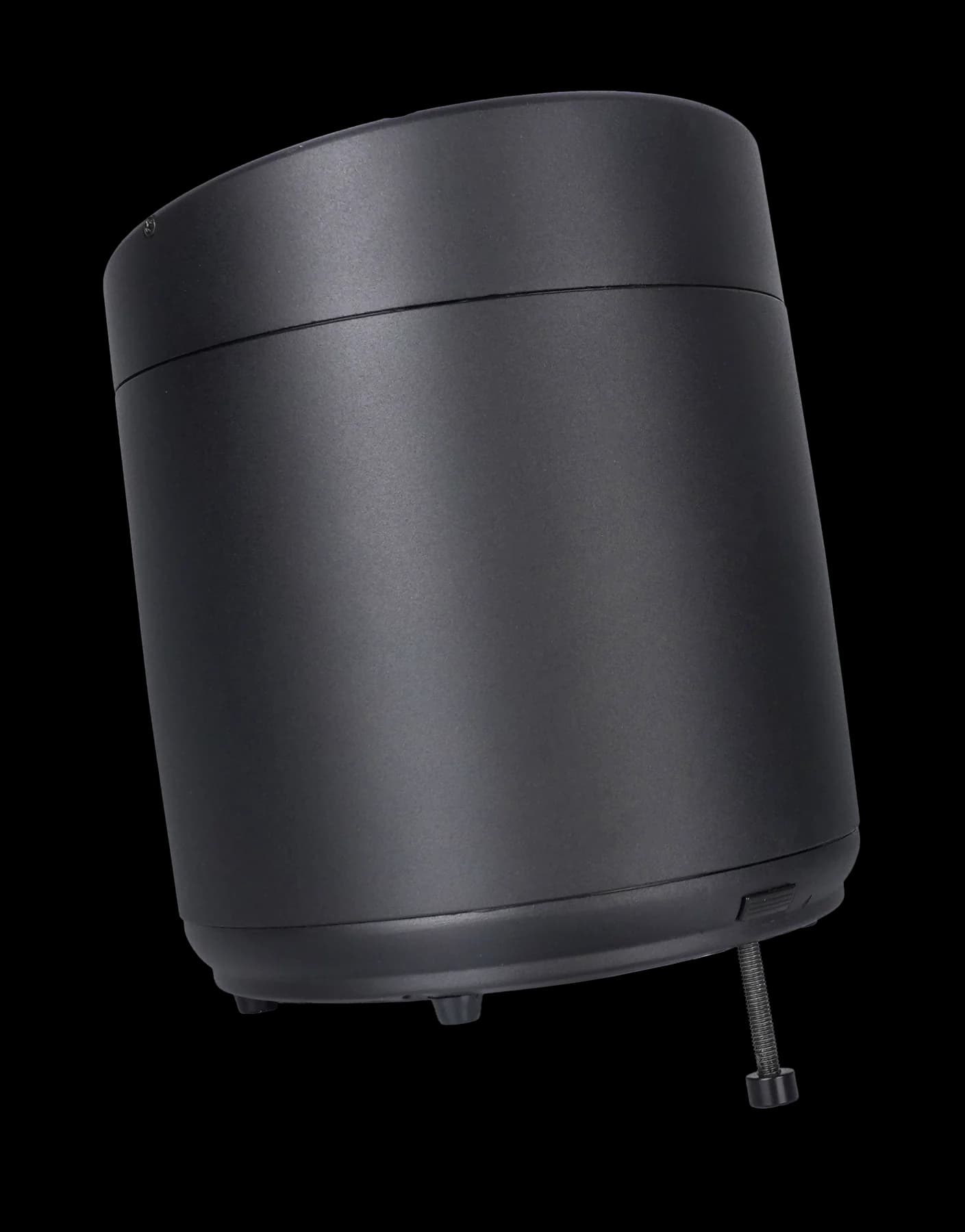 Round side profile and adjustable support foot on the LumiUp Aqua P4RX