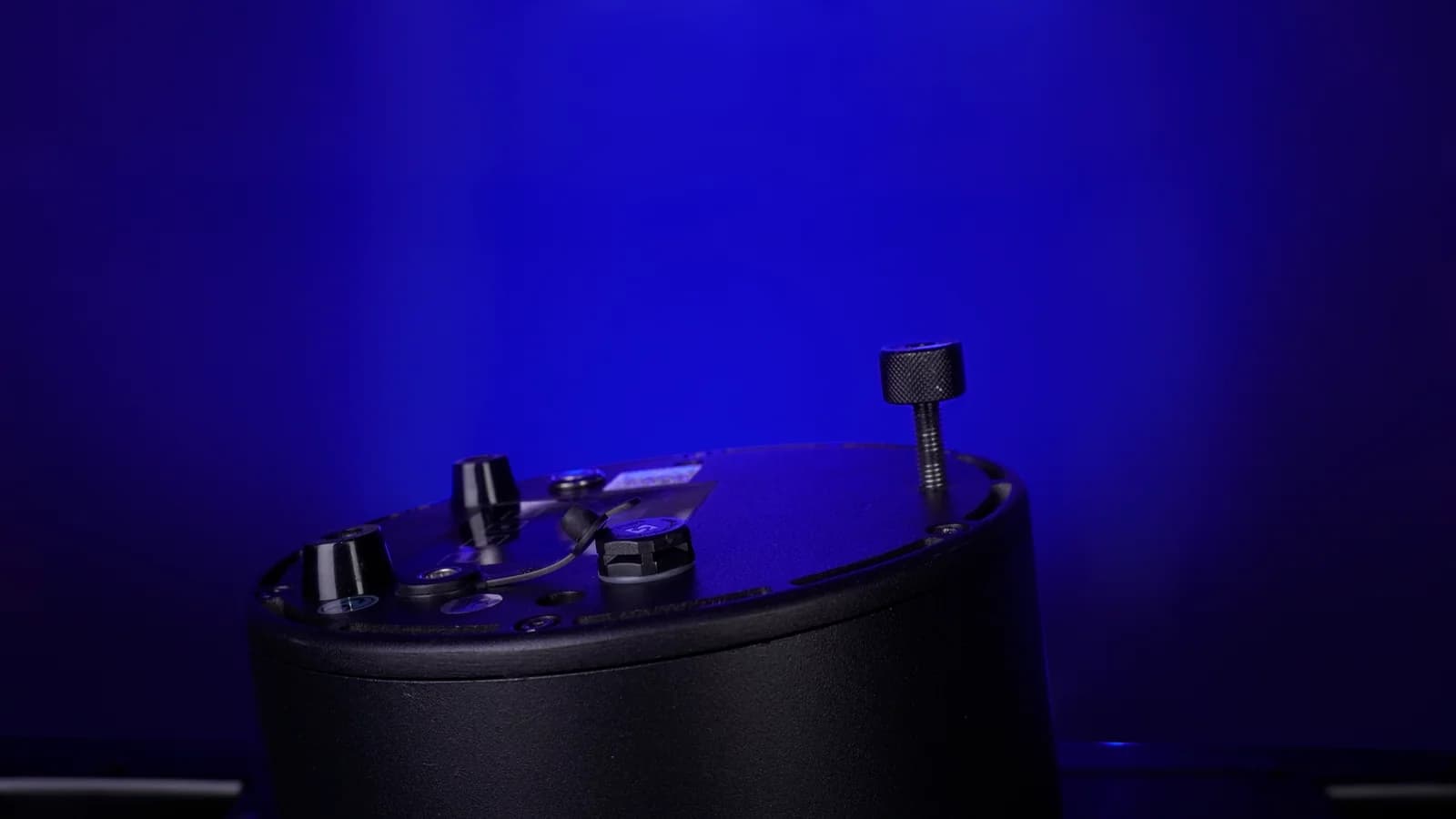 Close-up of the LumiUp Aqua P6 lower adjustment points and support screw