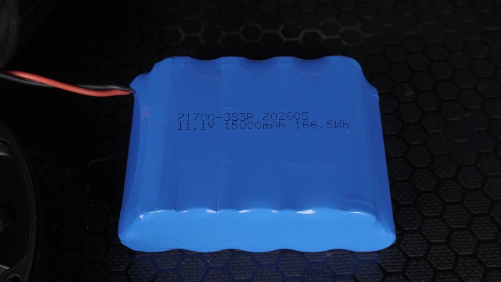 Battery pack used inside a professional battery-powered uplight
